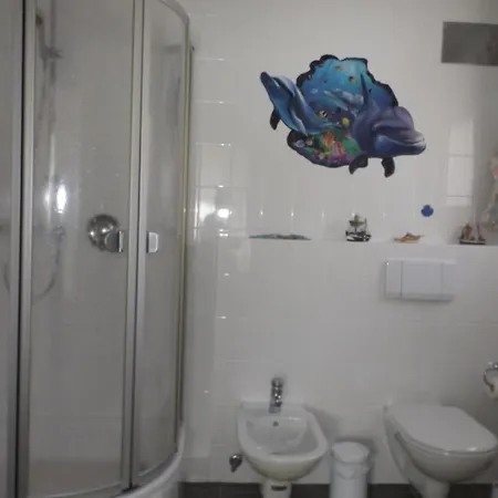 Simon Apartment *